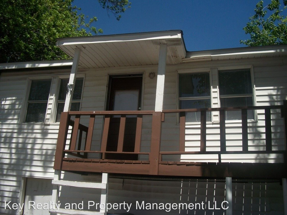 Primary Photo - 523 SW 26th St