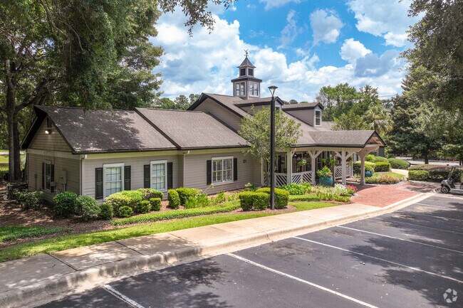 1900 Centre Pointe Blvd - Casa club - MAA Oak Grove