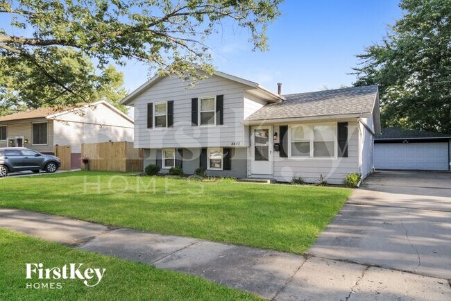 Foto del edificio - 4443 Ascot Court