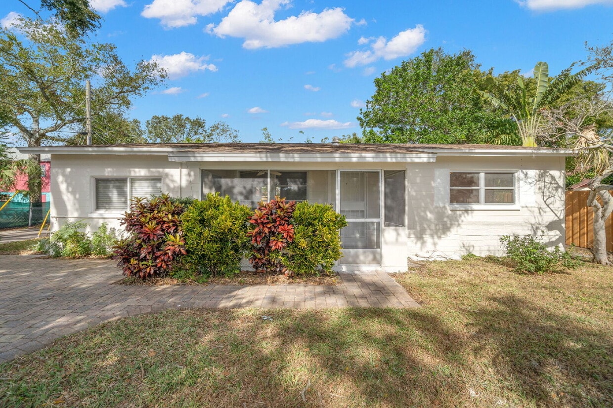 Foto principal - 5107 26th Ave S