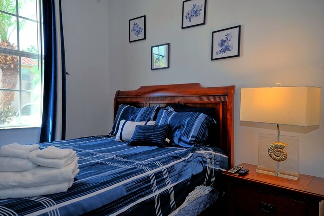 Building Photo - 3095 Seaview Castle Dr