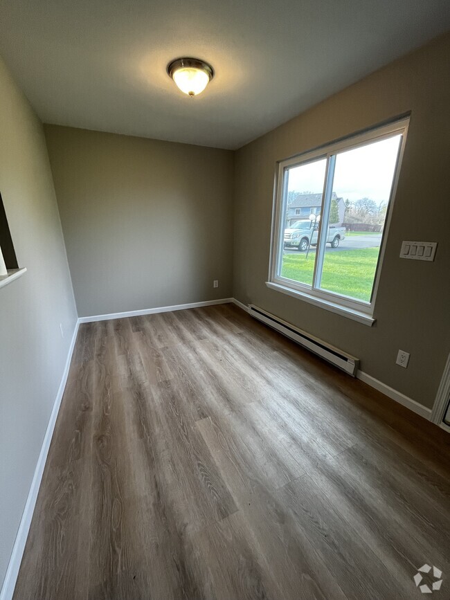 Building Photo - 56 Suncrest Dr