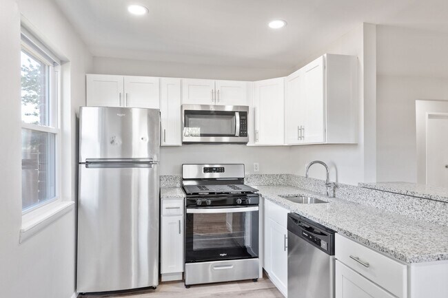 Foto del edificio - Matawan Court Apartments