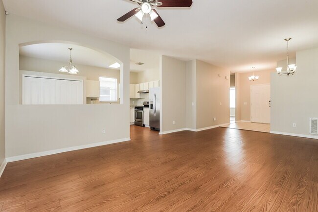 Foto del edificio - 10639 Eveningwood Ct
