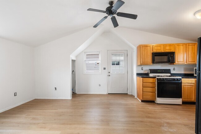 Foto del edificio - 689 2nd St