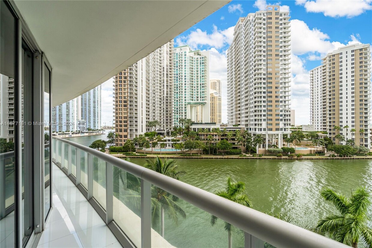 Foto principal - 495 Brickell Ave