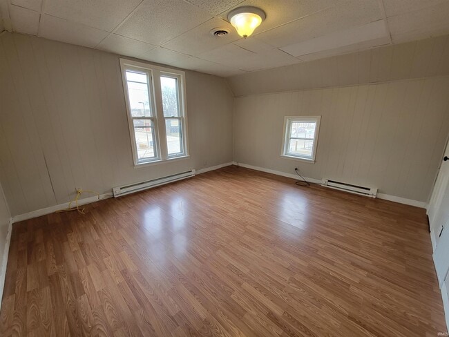 Building Photo - 901 W Beardsley Ave
