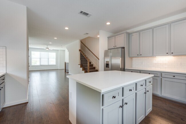Building Photo - 2618 Lubbock Ave