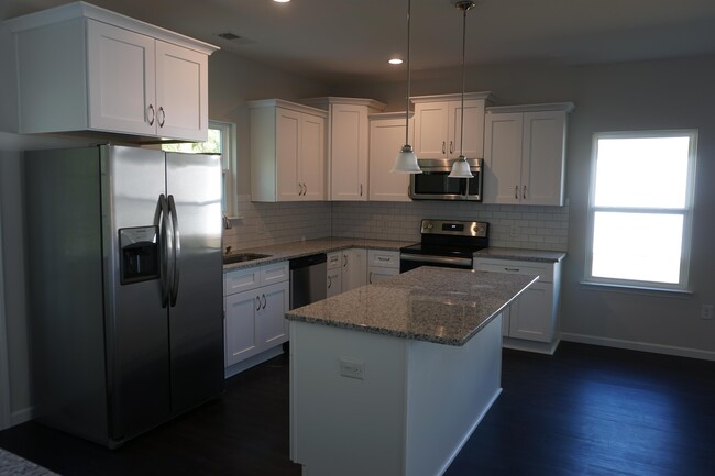 Building Photo - 3916 Freedom Dr