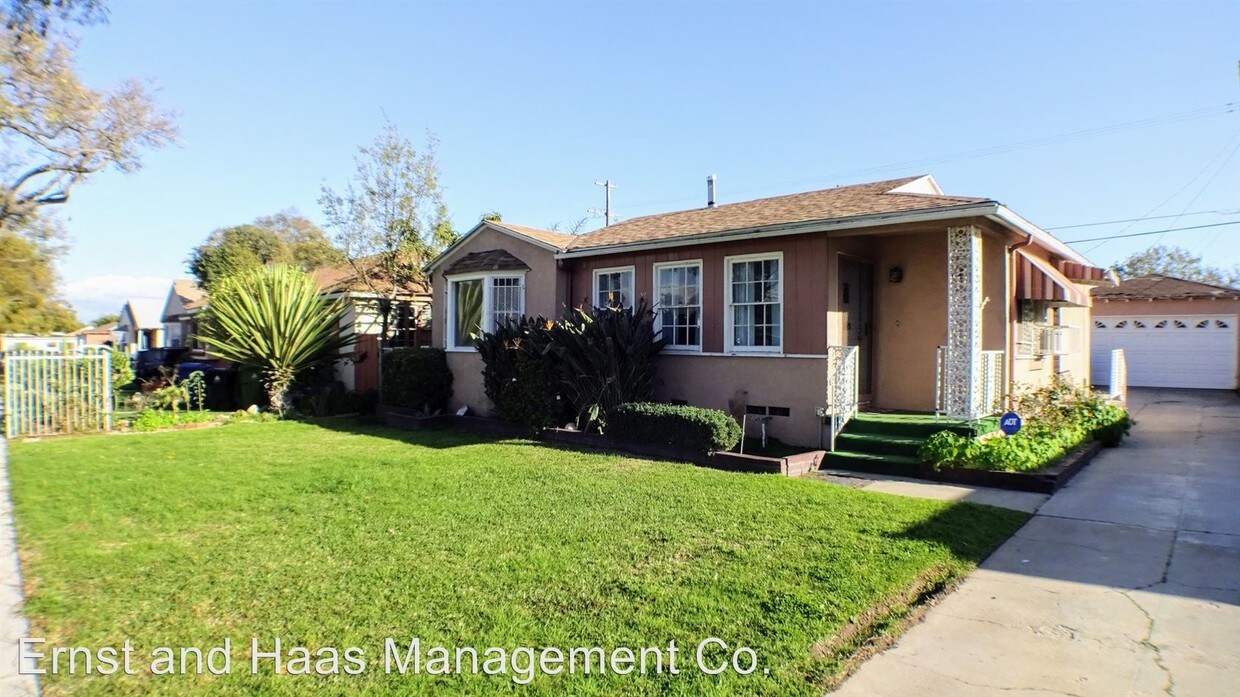 Primary Photo - 3 br, 2 bath House - 918 E. 118th St.