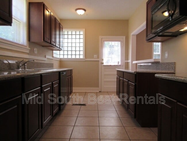 Building Photo - 960 N Barksdale St