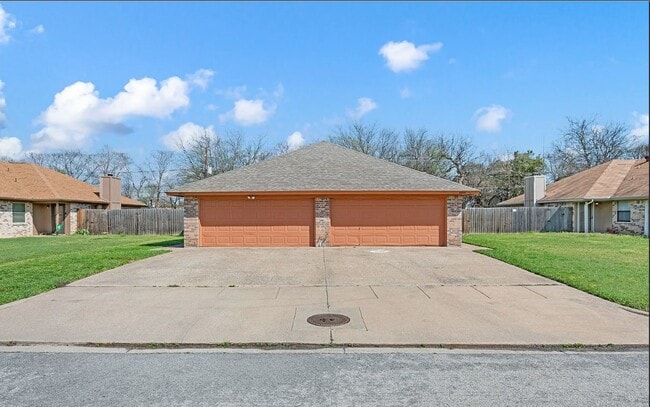 Foto del edificio - 6630 Parkview Ln