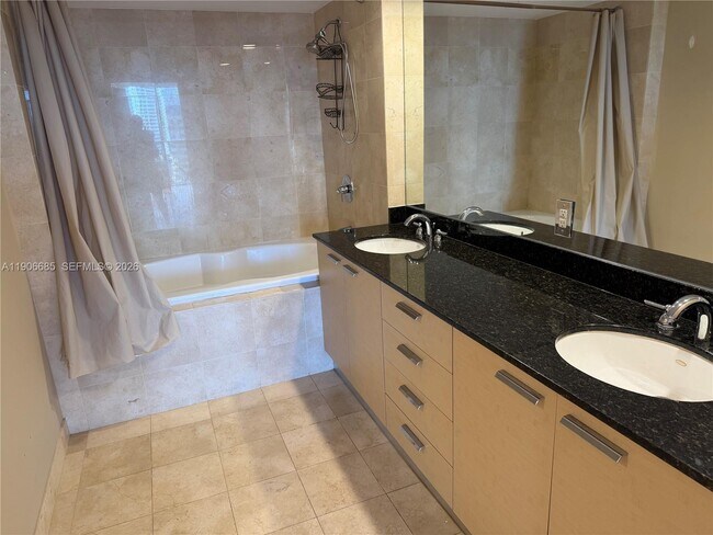 Foto del edificio - 1850 S Ocean Dr