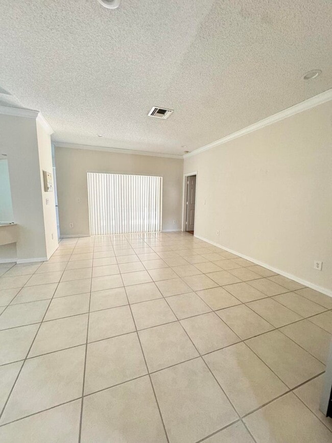 Building Photo - 10895 Fillmore Dr
