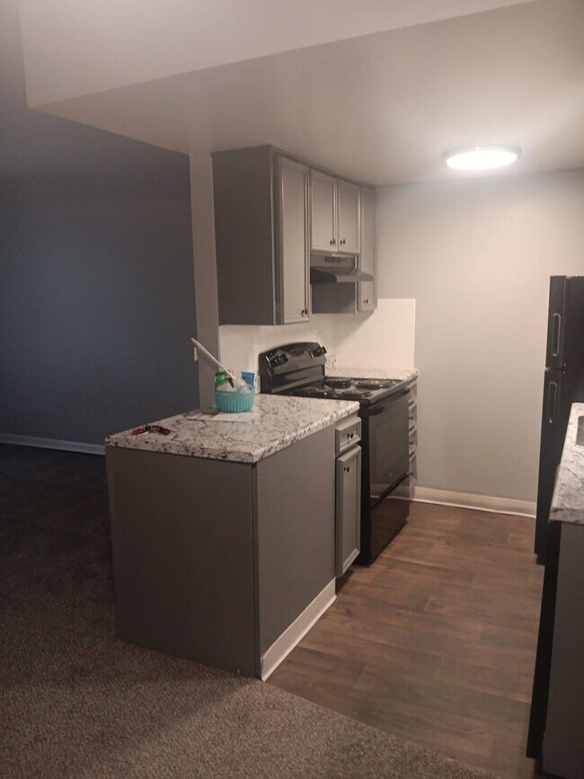 Stratford East Apartments Apartments in Wichita, KS