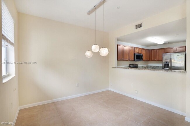 Foto del edificio - 3 br, 2 bath House - 8620 NW 97th Ave Apt 102
