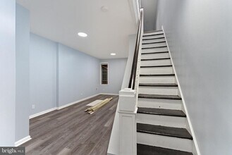 Building Photo - 903 N 5th St