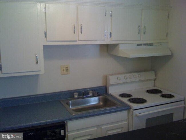 Building Photo - 4236 Benning Rd NE