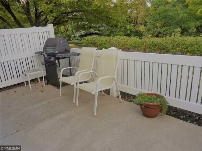 Building Photo - 3625 Vermilion Court North