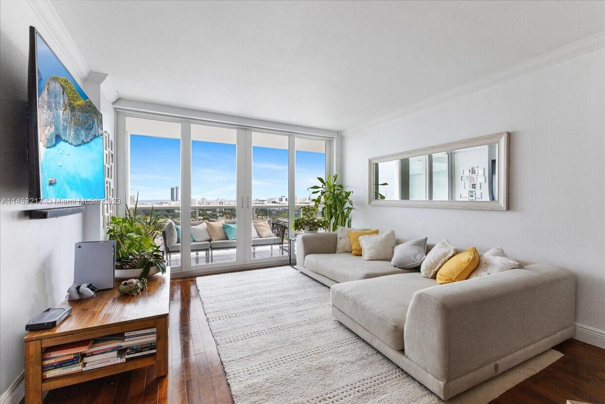Foto principal - 1900 Sunset Harbour Dr