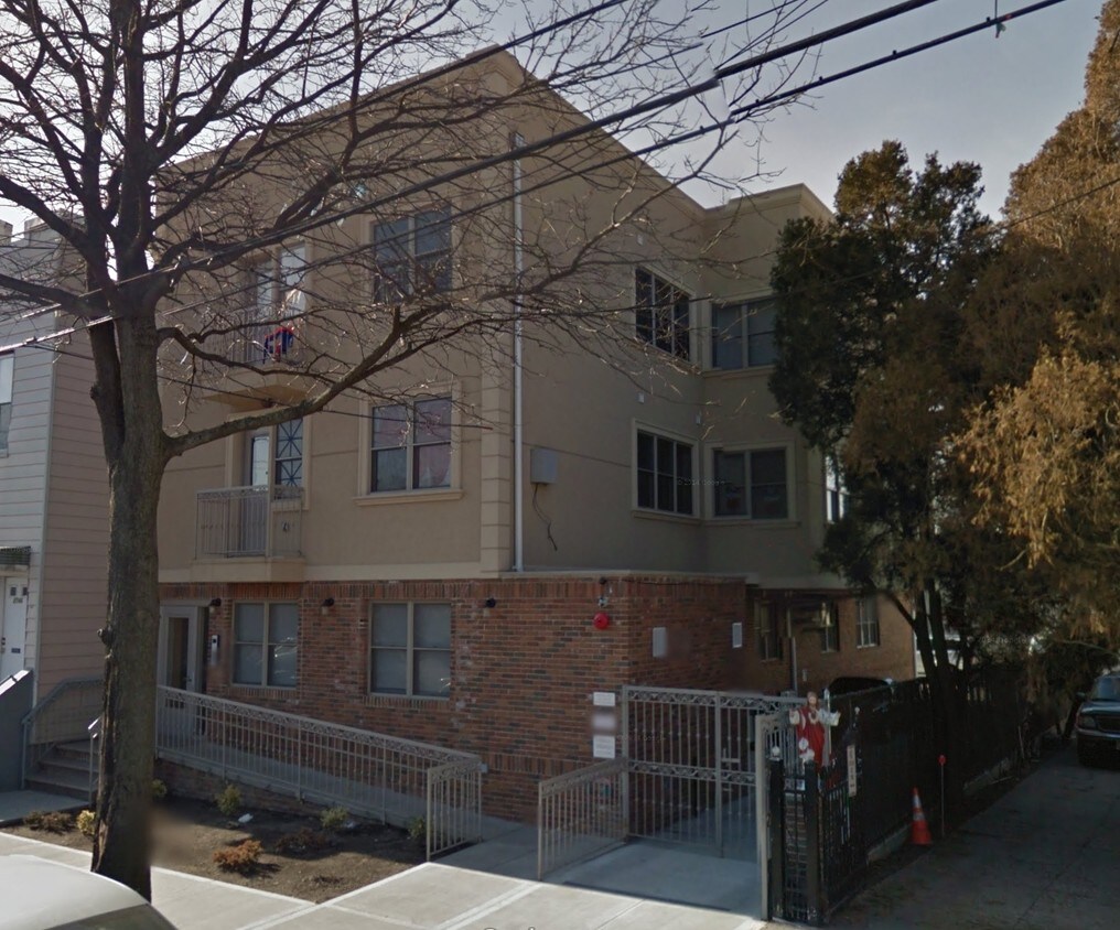 Primary Photo - CONEY ISLAND VILLA