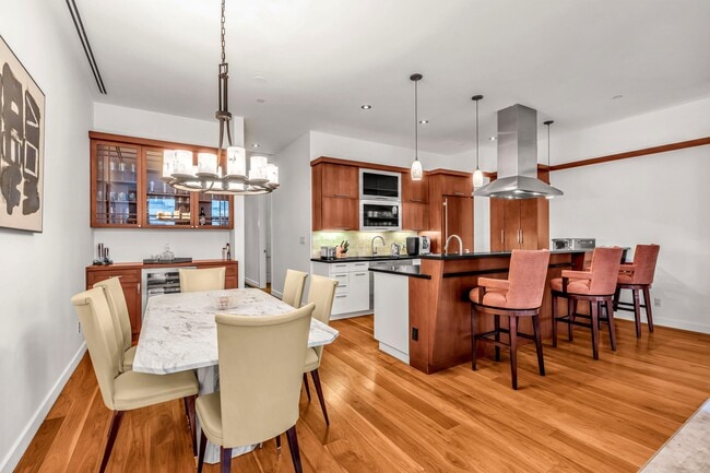 Building Photo - 22 Mercer St