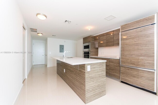 Foto del edificio - 460 NE 28th St