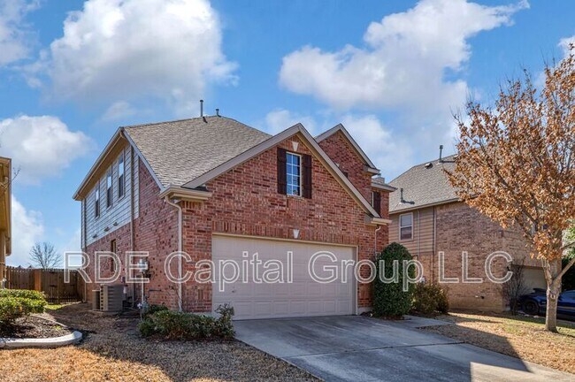 Building Photo - 5621 Old Orchard Dr