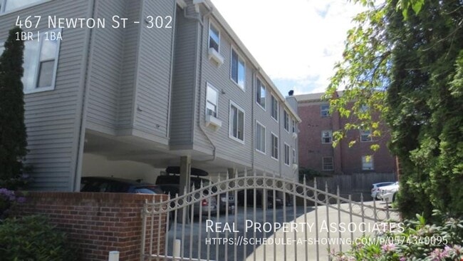 Building Photo - 467 Newton St