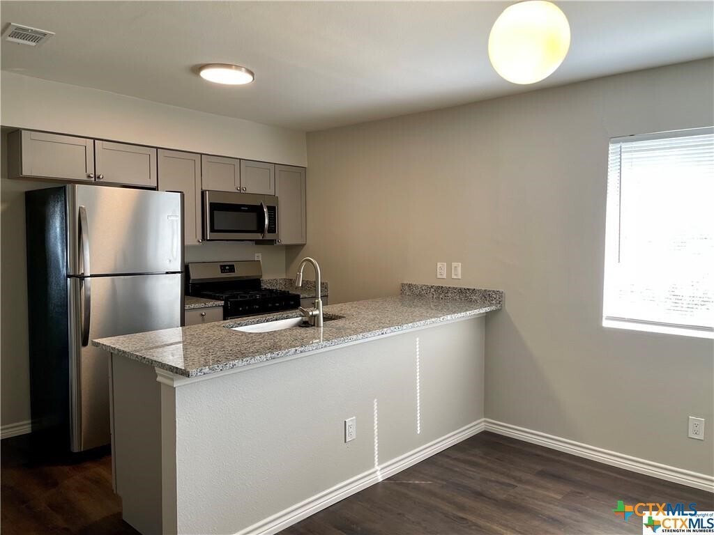 Foto principal - 1108 Hazelton St