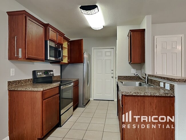 Building Photo - 6714 Clover Walk Ln