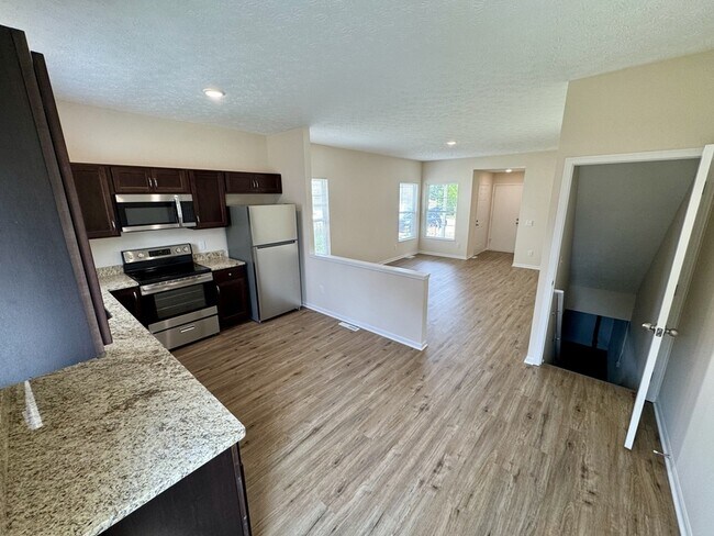 Foto del edificio - 389-395 Abbeyville Rd