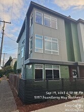 Building Photo - 3901 SW Hudson St