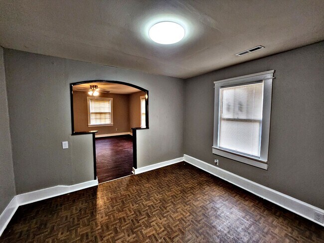 Building Photo - HOUSE FOR RENT - DECATUR