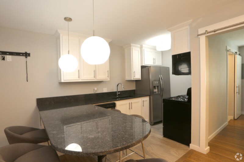 Foto principal - 203 E Hurd St