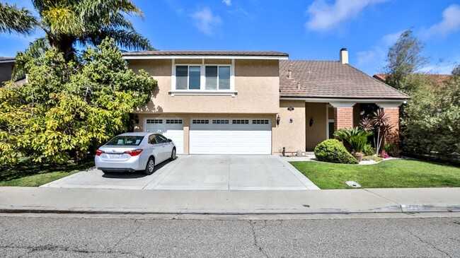 Building Photo - Stunning Home in Fountain Valley for Lease