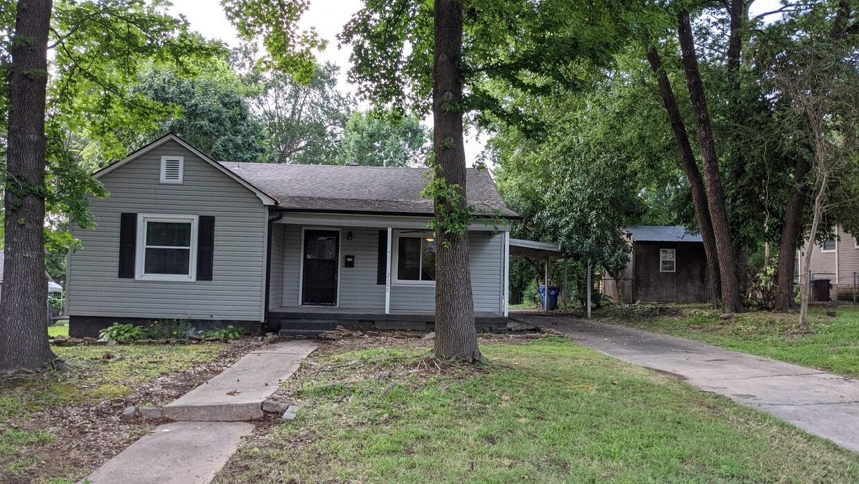 Primary Photo - 2105 S O St