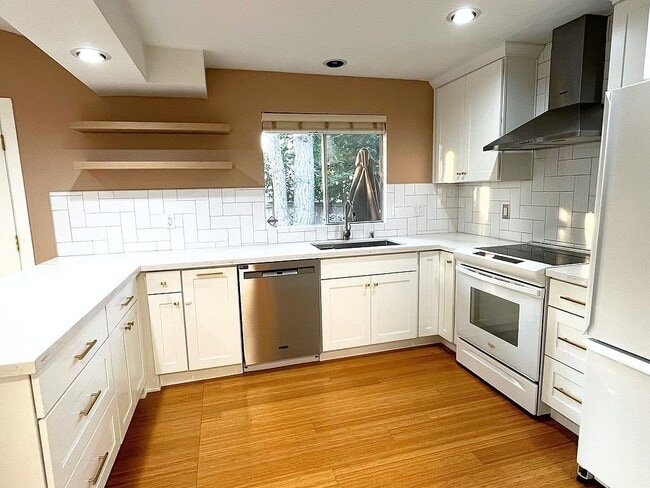 Foto del edificio - 18230 40th Ave W
