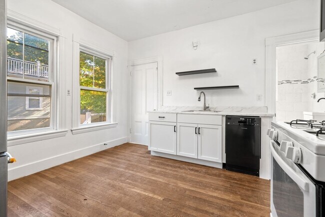 Foto del edificio - 168 Elliot St