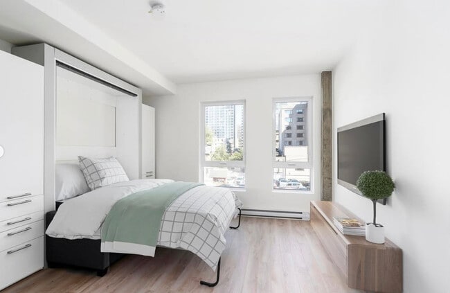 Building Photo - 1200 Crescent