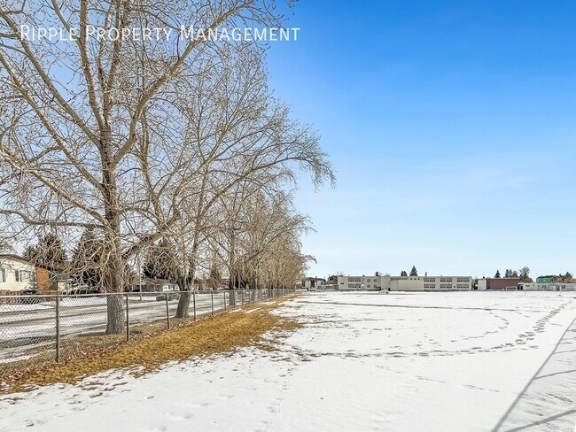 Photo du bâtiment - BRAND NEW 2 BEDS, 1 BATH LOWER SUITE | SCANDI-DESIGN LIVING IN BOWNESS