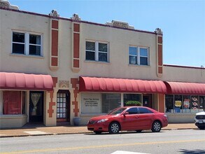 Building Photo - 5856 Hampton Ave