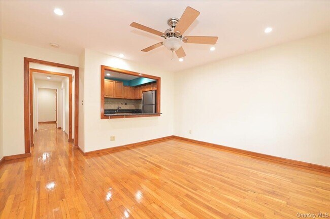 Foto del edificio - 89-57 Gold Rd