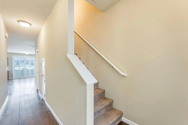 Foto del edificio - Fantastic 2 Bedroom 2.5 Bath Near UNR!