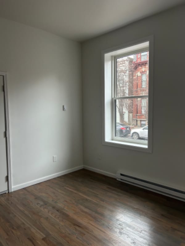 Building Photo - 346 Madison Ave