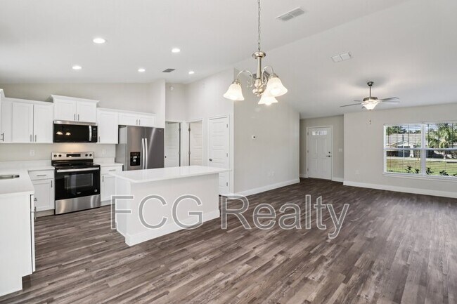 Foto del edificio - 7299 Hemlock Rd