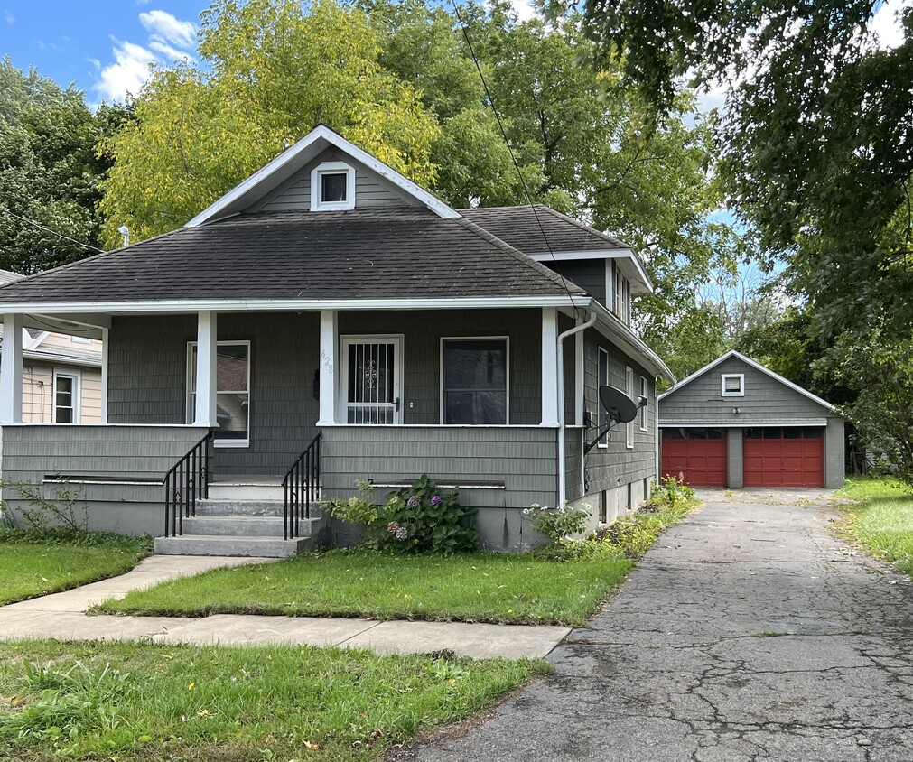 Front of the home with 2 Car garage - 428 Phoenix Ave