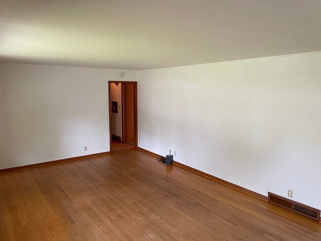 Foto del edificio - 4 Bedroom Home In Norfolk