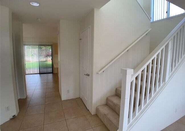Building Photo - Mililani Mauka  - 3 bedroom, 2.5 bathroom,...