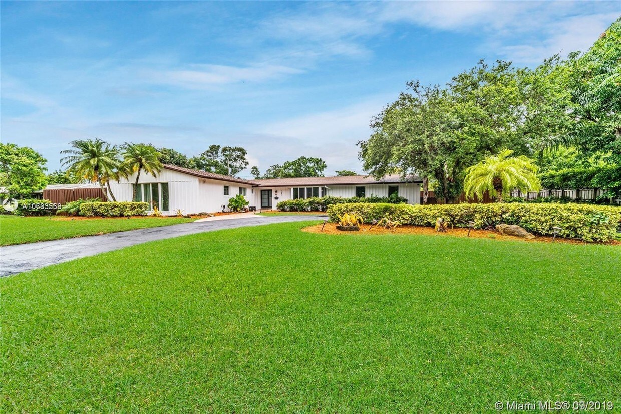 Foto principal - 8520 SW 151st St